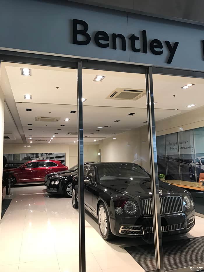 宾利慕尚香港首保香港街车随拍