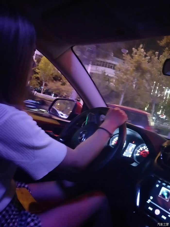 趁青春还在让我们嗨起来---90萌妹子的疯狂之夜