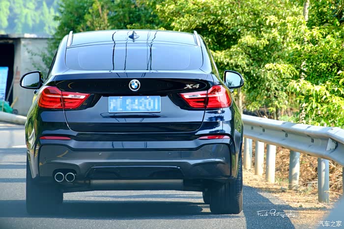 宝马x4炭黑外观作业