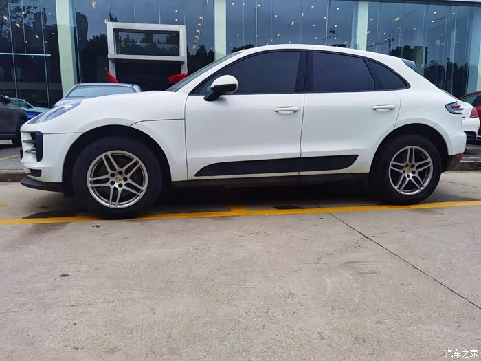 保时捷macan玛卡车