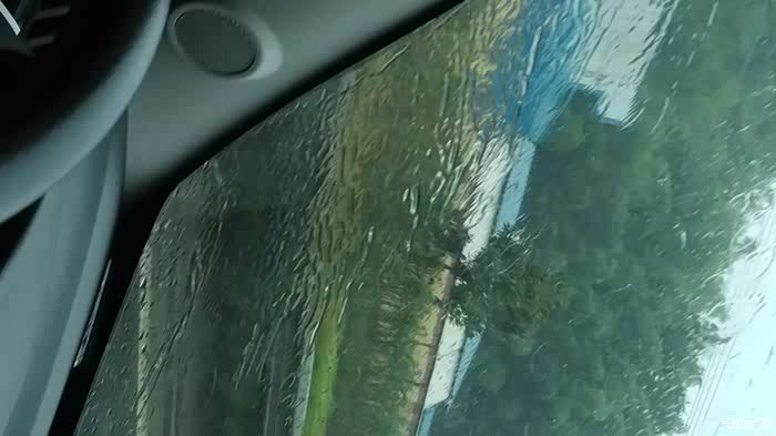 视频真相 2014款《雨刷大雨天左档看不清》求类似情况鉴别!