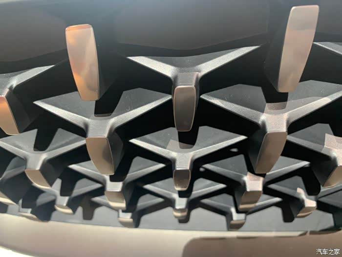 上海车展之参数化格栅的韵律之美二
