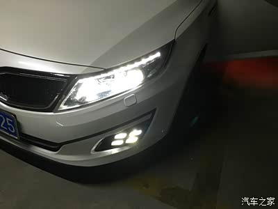 到家后车库侧光特写