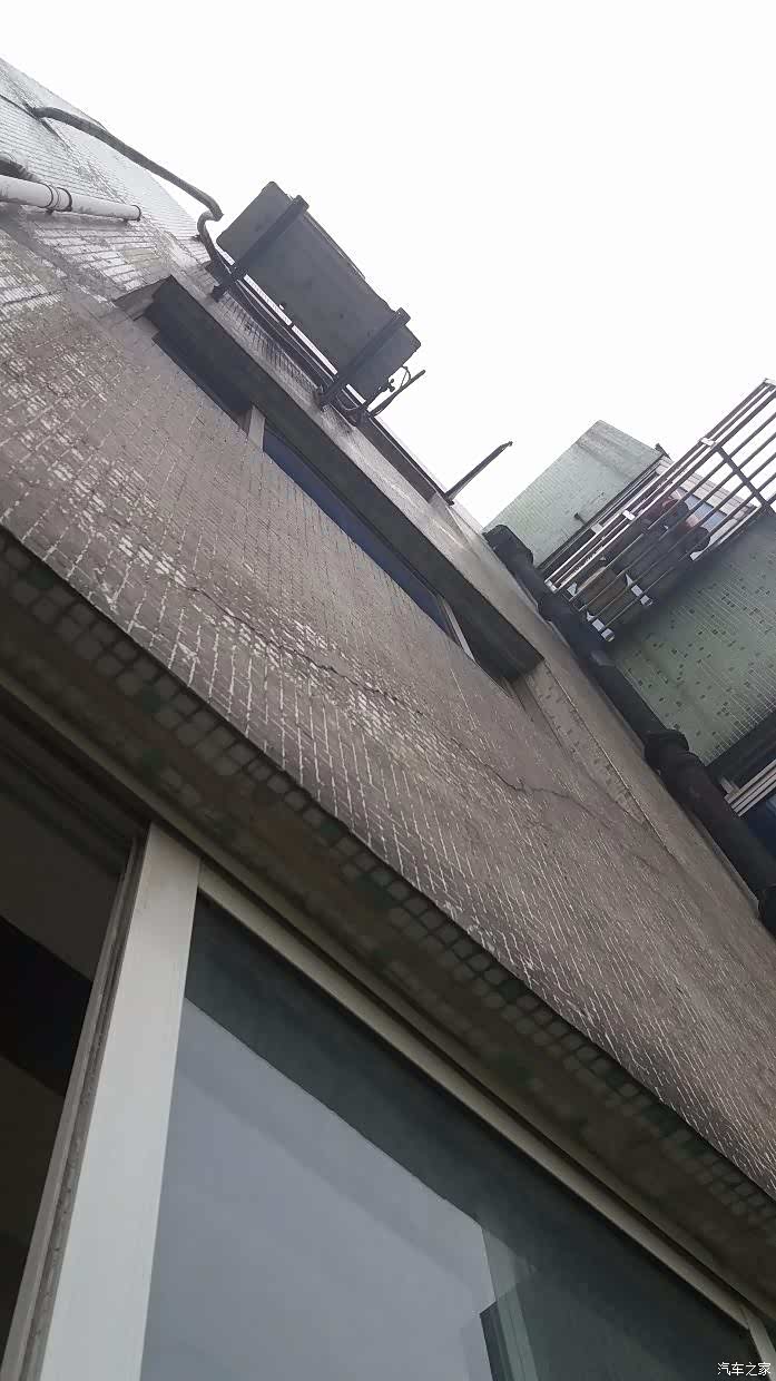 求助,外墙渗水,做防水!老房翻新,万分感谢.