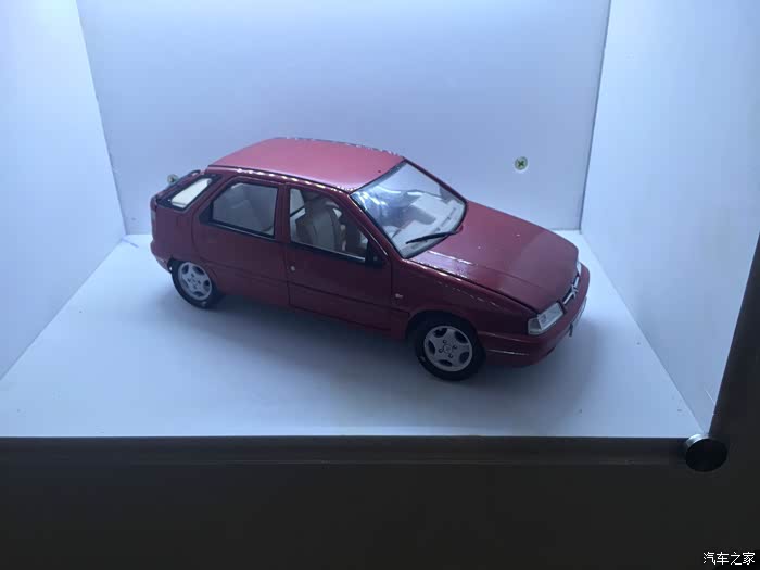 这应该是神龙富康,原型应该是cx,不知道对不对,不对的大家指证吧.