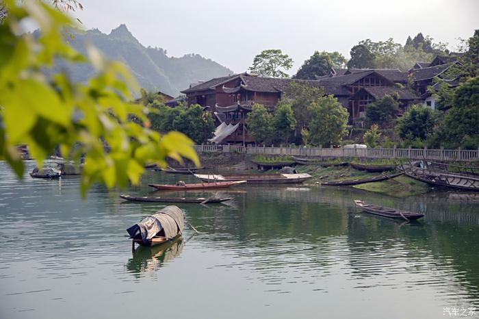 酉阳河湾山寨岛上住宿图片