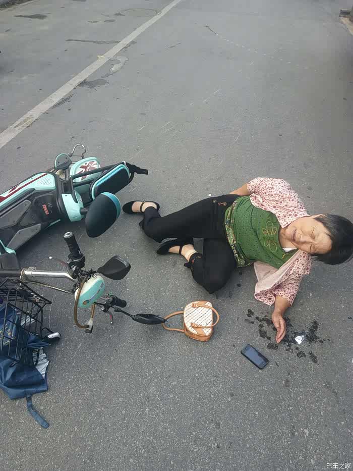 122报警啊!事故现场多拍照,视频,剩下的他们有流程