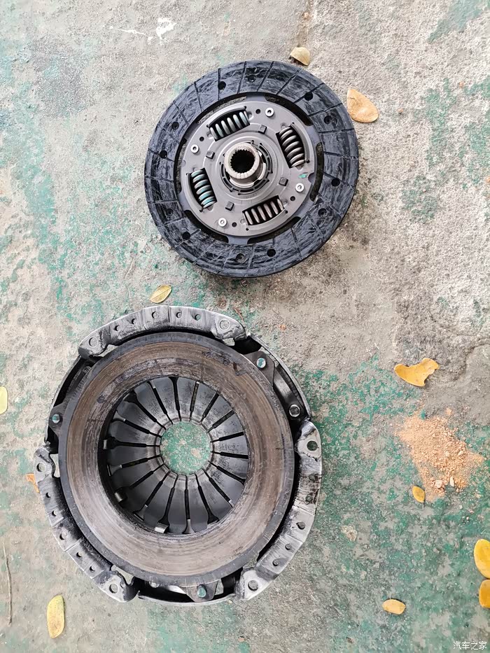 离合器踏板不回位,12年新轩逸更换离合分泵