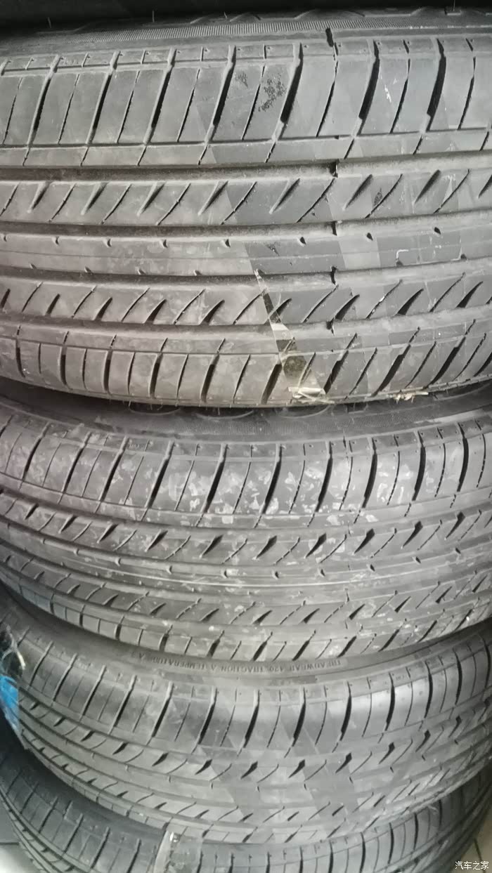 闲置轮胎带铁圈