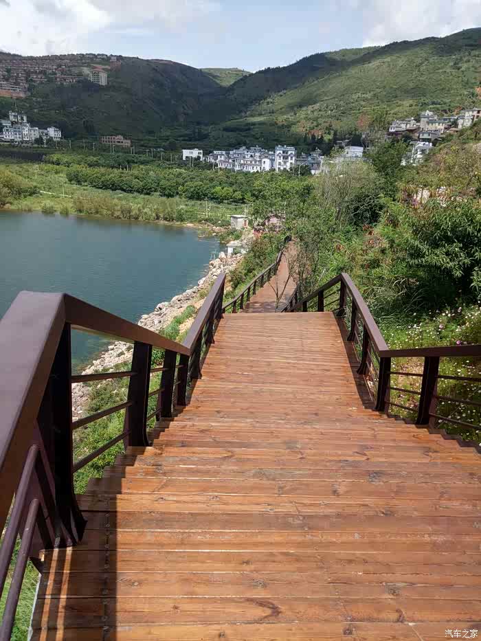 抚仙湖时光栈道,总长28公里