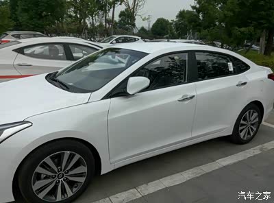 南京白色名图1.8至尊提车,申精,认证.