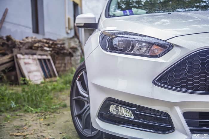 1.5t福克斯改装混搭风,rst改装案例欣赏!拍摄于江苏田园乡间