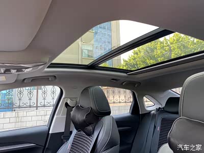 吉利星瑞这也是我的第一辆爱车,在选择的时候也是经过慎重的