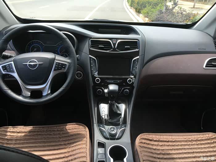 海马v70 1.5t珠峰白提车