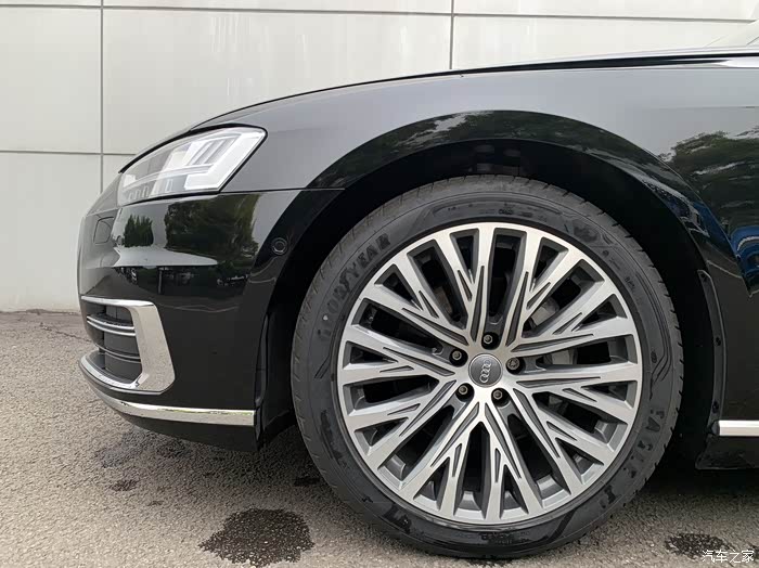 悦享金秋#试驾感受奥迪旗舰a8的无限魅力