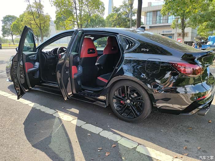 名爵6黑武士改装每日见你都如初恋