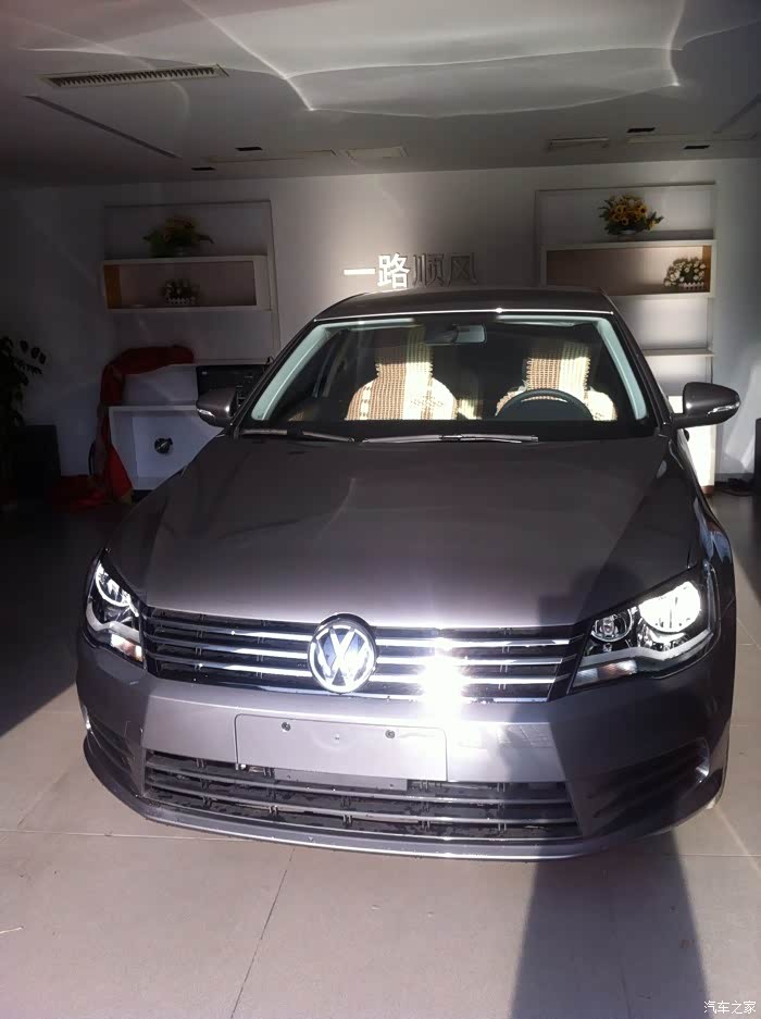 提柏林灰的车,人多吗