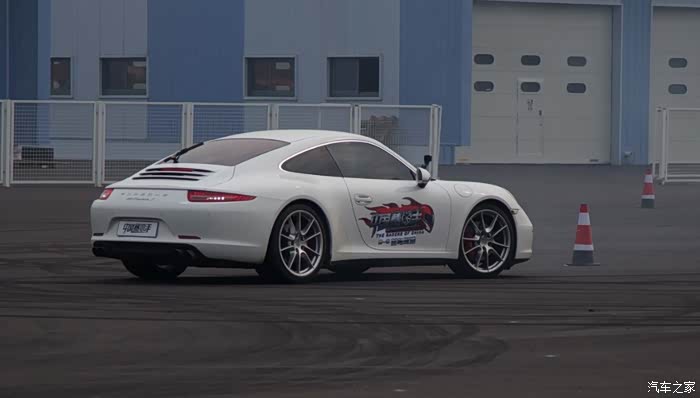 【图】开启尾翼的911有点帅_奥迪a4l论坛_汽车之家论坛