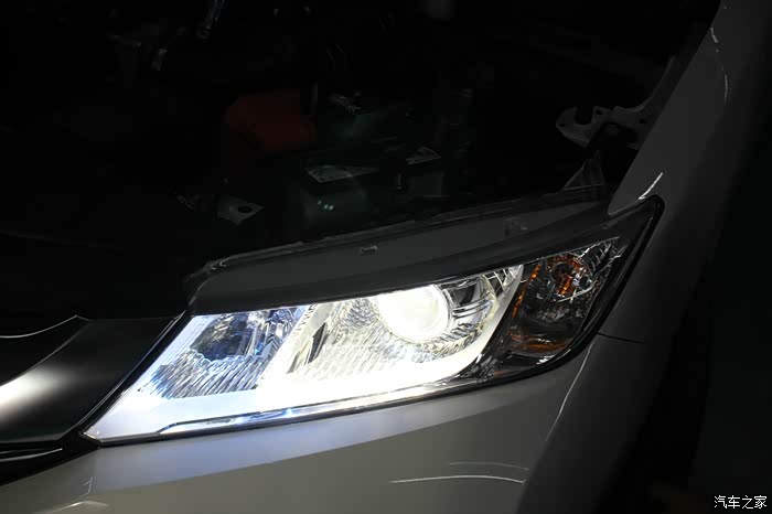 广州改灯本田新锋范大灯升级实惠q5透镜套餐