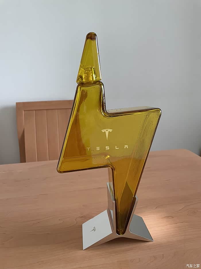 特斯拉酒瓶已到货