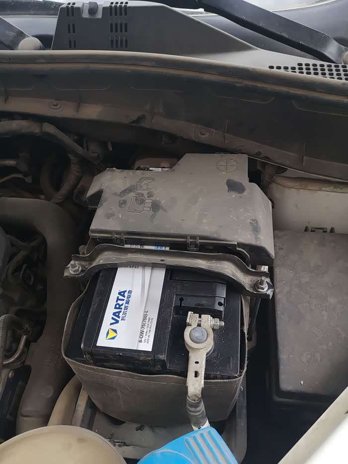 【图】今天给大白换了电瓶_锐腾论坛_汽车之家论坛