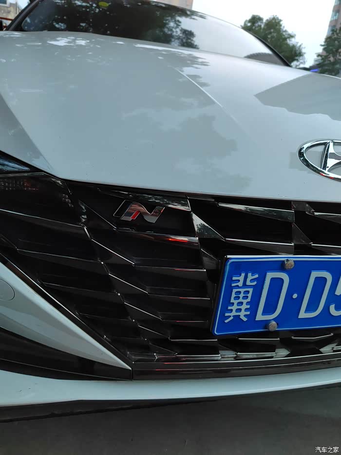 伊然心动颜值与才华并存