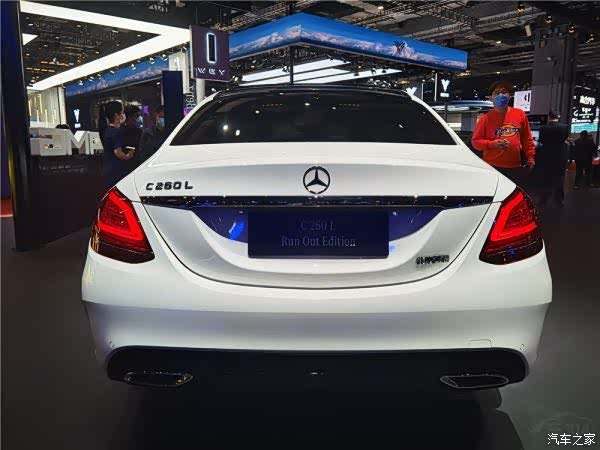 2021上海车展:全新奔驰c级长轴版亮相