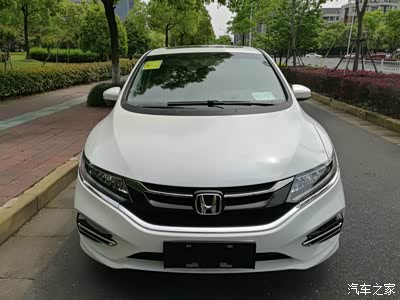 17款杰德1.5t五座白色豪华版提车作业.