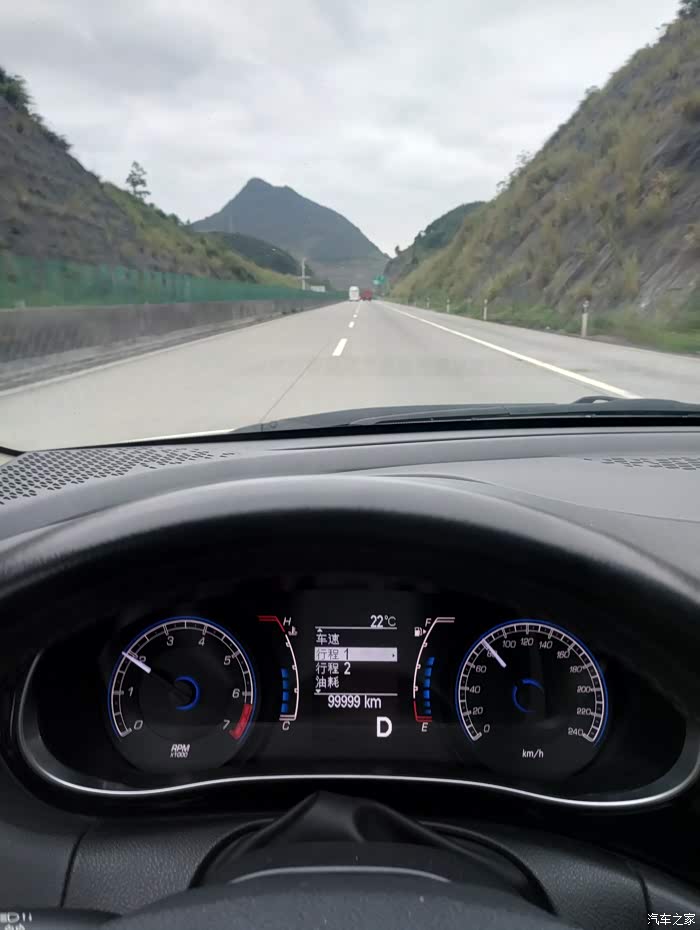 纪念小菲五年相伴,十万公里无故障.