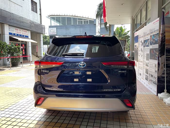 全新汉兰达的宝石蓝,看得我有点心动