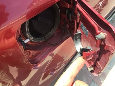 奇骏2010至尊版油箱锁的维修(自力更生)