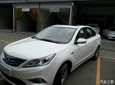 成都逸动15款手豪裸车最低多少可以入手