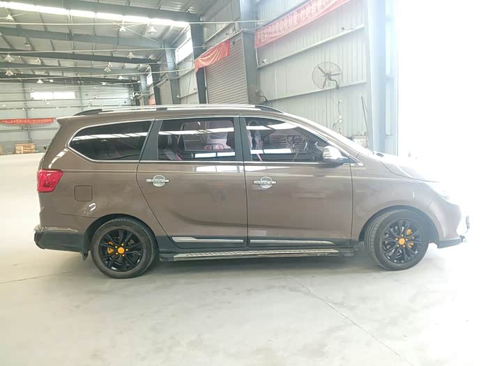 16款1.5t宝骏730轮毂喷漆