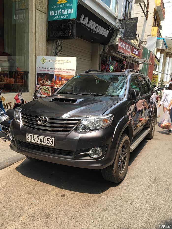 【图】越南河内马路上的众多丰田fortuner和其他车型_撼路者论坛_汽车