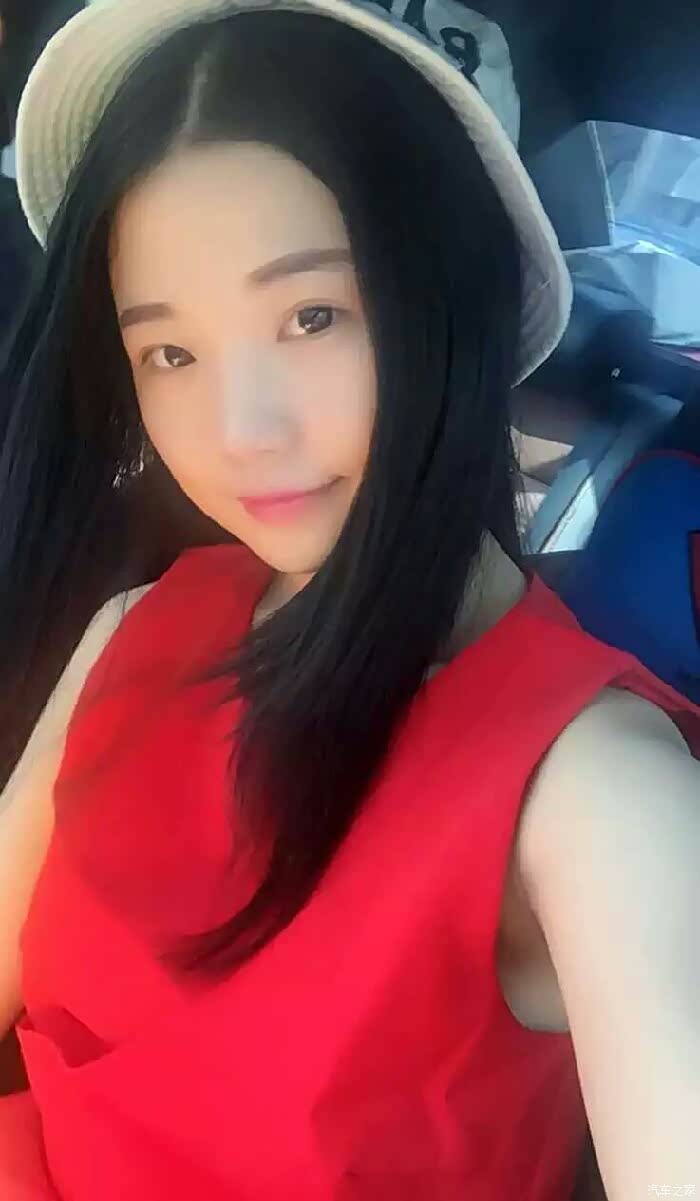 猜车 女友在别人的车里自拍 还要发微信朋友圈 是想气我吗?
