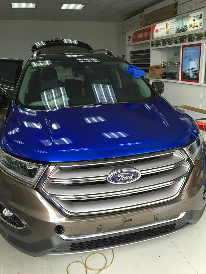 贴后的引擎盖,看起来突兀.