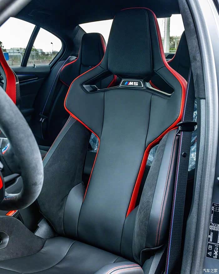高配宝马m5的座椅好帅啊