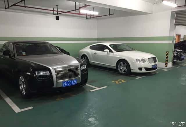 大名鼎鼎的汤臣一品地下车库都有些什么车在下带你去看看