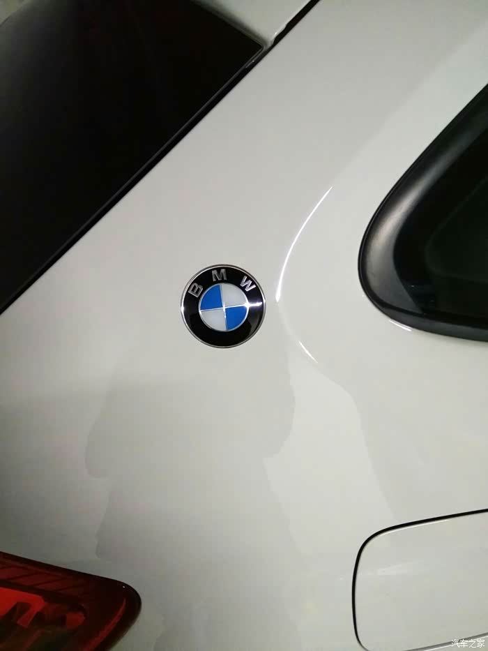 宝马x1经典款加侧标作业