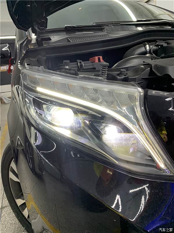 奔驰v260升级激光大灯