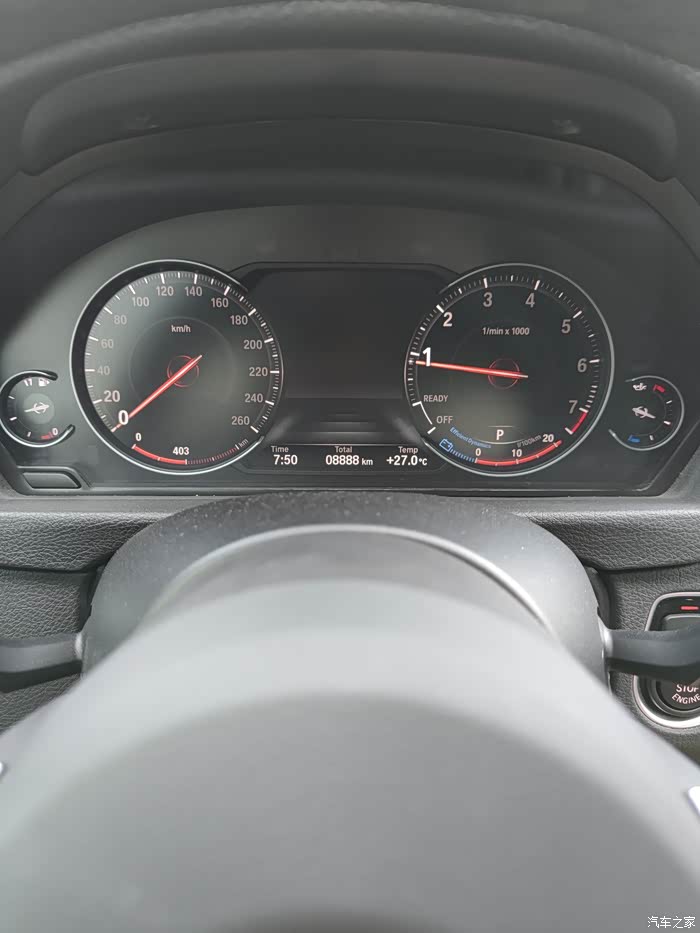 comfort模式下仪表盘中间能刷出时速吗