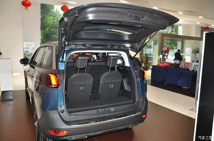 迎暖春送积分标致5008空间展示