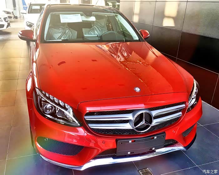 奔驰c200l到底买红的还是白的呢?