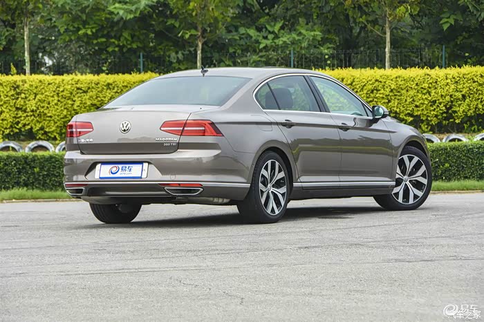 今日订了全新一代迈腾18t领先型开罗金