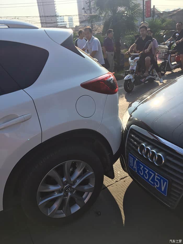 cx5今天被追尾了