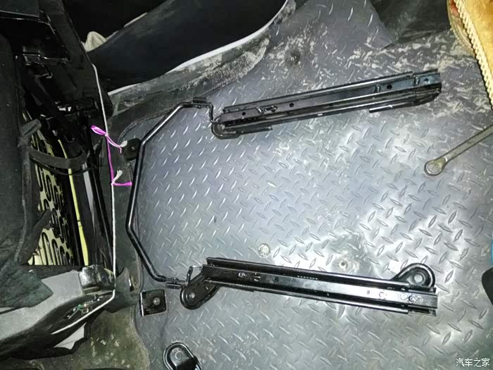 【图】中排座椅滑轨安装成功!床车来了!_东风