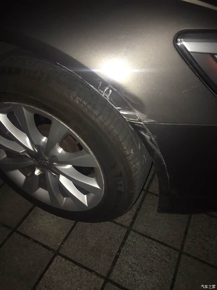 5919 | 回复: 5 奥迪a6l新能源论坛 a6l刮蹭这样4s店维修要多少钱?
