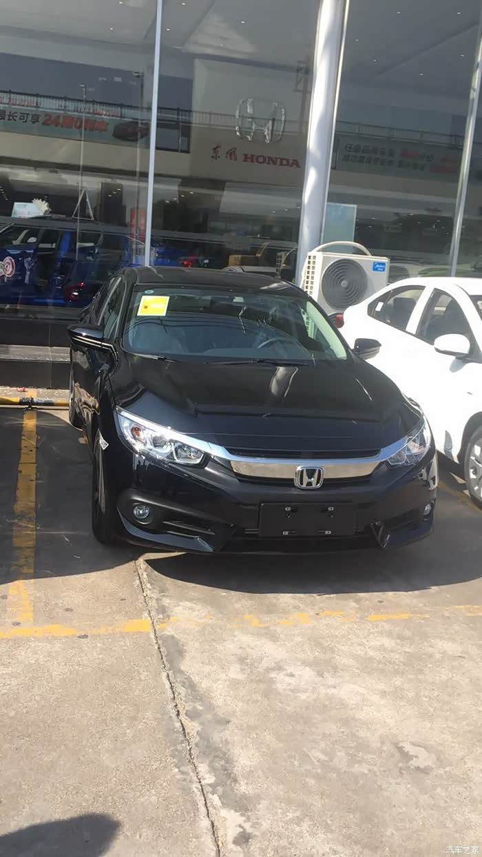 求4s店黑色本田思域实车图片