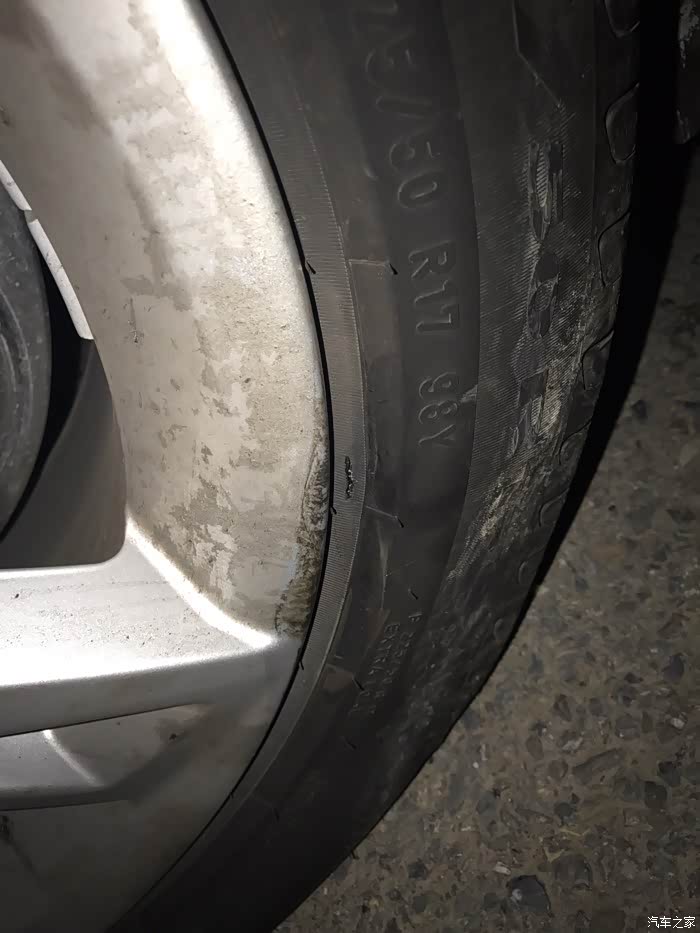 【图】我的爱4,提车不到一个月爆胎_奥迪a4l论坛_汽车之家论坛
