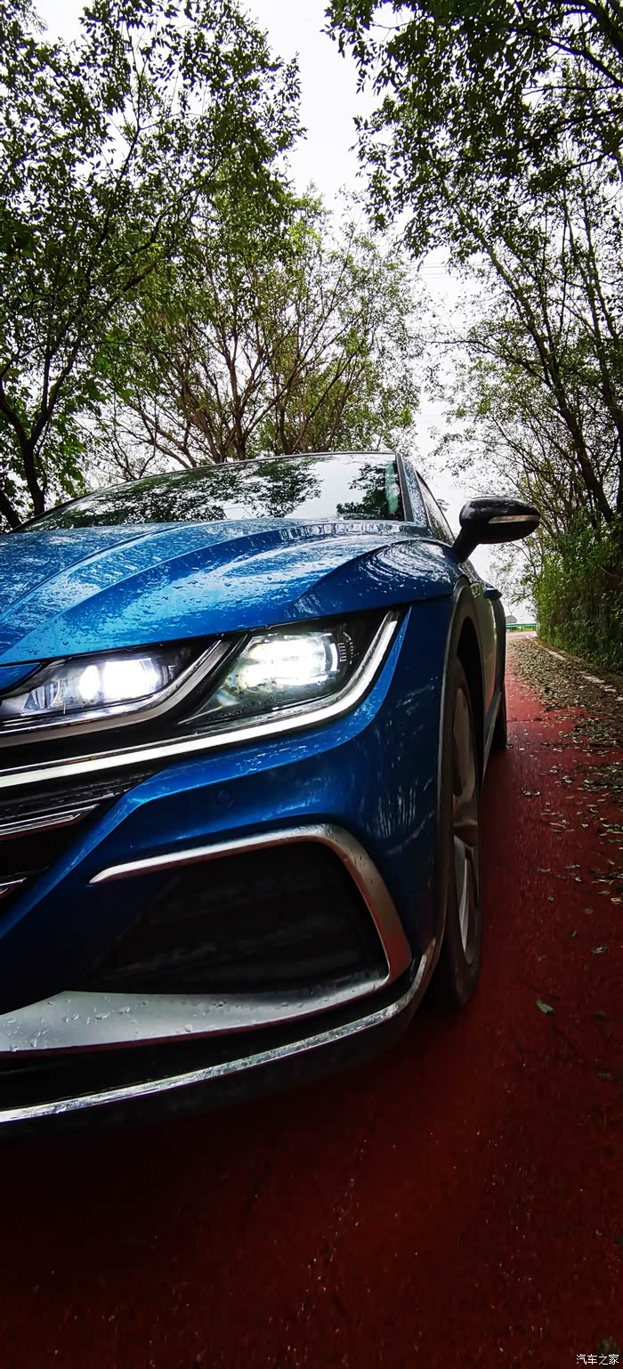 cc猎装雨天美图